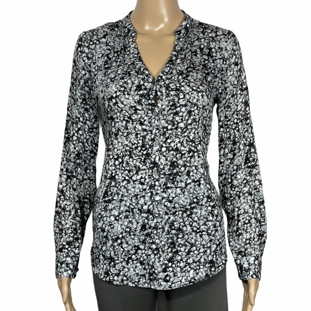 Daisy Fuentes Long Sleeve Black and White Blouse